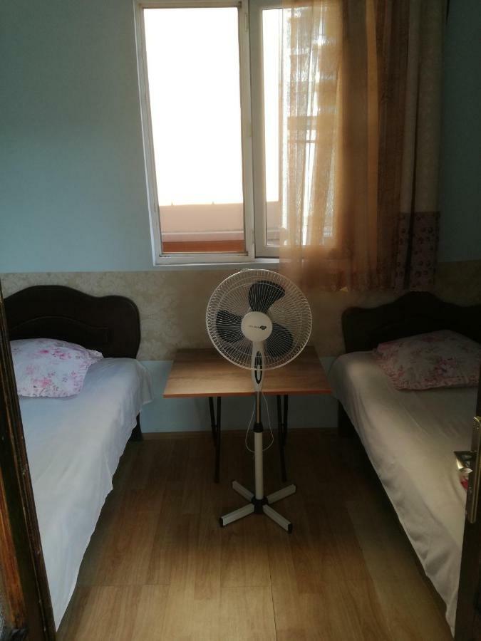 Guest House Nino 巴统 外观 照片